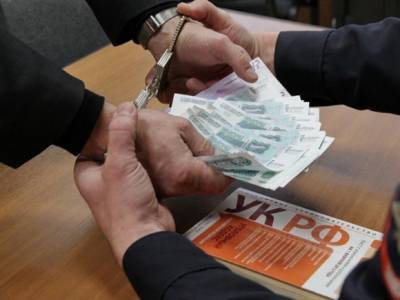 В Красноярске судью задержали за взятку от сутенера