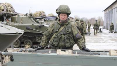Россия перебросила на западные рубежи две армии и три соединения ВДВ