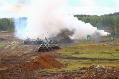 Шойгу: Россия перебросила к западным границам две армии и три соединения ВДВ
