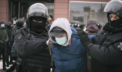Уральского депутата приговорили к 30 часам работ за «пассивное» участие в митинге