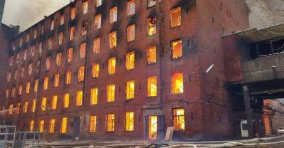 Без гидрантов и пожарной сигнализации: как жила до пожара Невская мануфактура