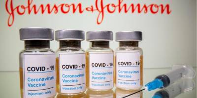 Регуляторы США призвали приостановить вакцинацию J&J из-за случаев тромбоза