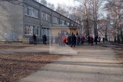 Минздрав прокомментировал огромную очередь в поликлинике №10 в Рязани