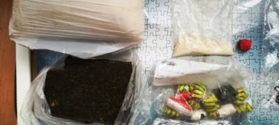 Транспортные полицейские Ленобласти нашли наркотики в платяном шкафу жителя Карелии