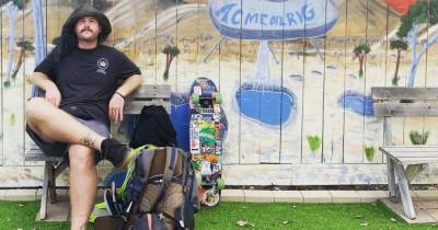 Австралийский шахтер, "убегая" от депрессии, преодолел 4000 км на скейтборде