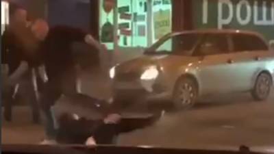 Не заплатил за проезд: в Одессе водитель маршрутки избил пассажира – видео
