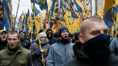 Пытаясь привлечь Донбасс, киевская пропаганда стала критиковать националистов