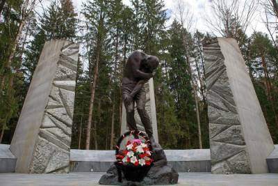 Почему мы все еще мало знаем о Катыни, расстрелянных здесь поляках и советских гражданах