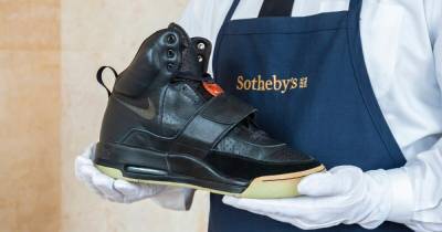 Канье Уэст - Цена стартует с 1 миллиона долларов: кроссовки Канье Уэста выставили на аукцион - focus.ua