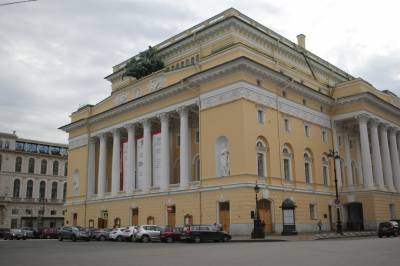 Минкульт подтвердил смену руководства Александринского театра в Петербурге