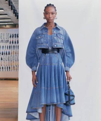 Эти три джинсовых платья будут в моде летом 2021
