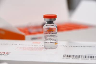 В Украине начинается вакцинация китайской вакциной против COVID-19 CoronaVac