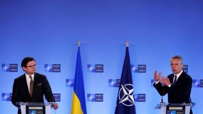 Генсек НАТО встретился в Брюсселе с главой МИД Украины
