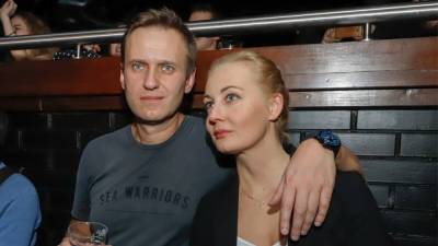 Юлия Навальная после посещения мужа в колонии: "Говорит он с трудом"