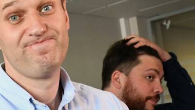 Правая рука Навального пошёл на юридическое взаимодействие с...