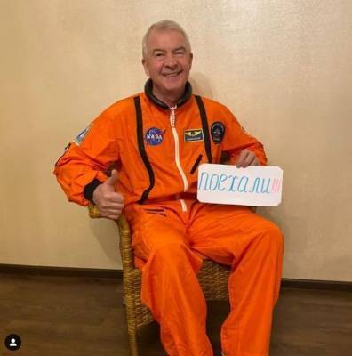 Питерский депутат убрал из соцсетей фото в костюме НАСА, опубликованном 12 апреля