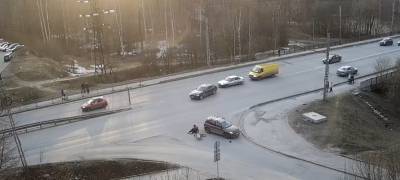 Водитель не пропустил велосипедиста в Петрозаводске, пострадавшего госпитализировали (ВИДЕО)