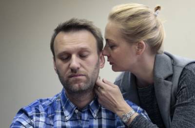 Трудно говорить и ложится на стол, чтобы отдохнуть, – Навальная о свидании с мужем