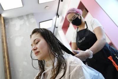 Стилист назвал оскорбительную для парикмахеров ошибку клиентов