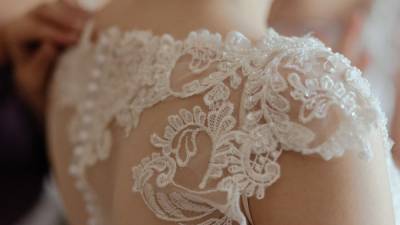 Женщина заказала свадебное платье, но случился провал: что было в посылке - 24tv.ua