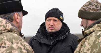 "Войны без потерь не бывает": Турчинов ответил Зеленскому на его критику освобождения Шум
