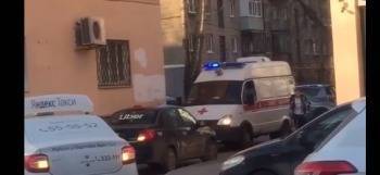 Вологжан возмутил дерзкий таксист, который не пропустил скорую помощь в центре Вологды