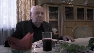 Горбачев заявил о необходимости встречи Путина и Байдена за столом переговоров