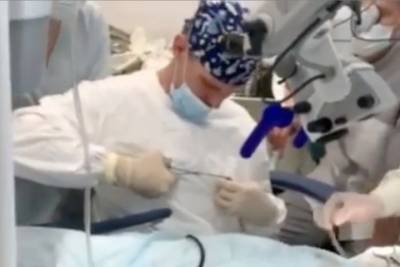 В Улан-Удэ двоим ребятишкам сделали сложную операцию по восстановлению слуха