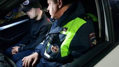 Почти два грамма наркотиков нашли инспекторы ГИБДД у пассажира иномарки в Южно-Сахалинске