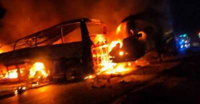 В Египте 20 человек погибли при столкновении автобуса с бензовозом — видео
