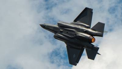 ВС США начнут перебрасывать новейшие F-35 в Европу осенью