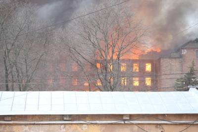 Возможной причиной пожара в «Невской мануфактуре» называют поджог