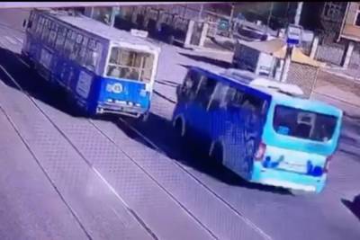 В Улан-Удэ уволят сбившего девочку водителя муниципального автобуса с цитатами Путина