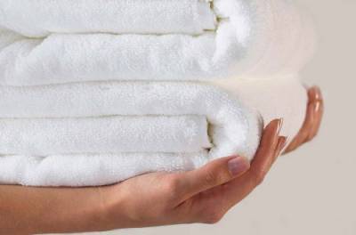 Как отбелить кухонные полотенца и белье с помощью растительного масла