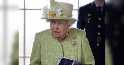 Королева Єлизавета повернулася до своїх обов'язків після смерті принца Філіпа