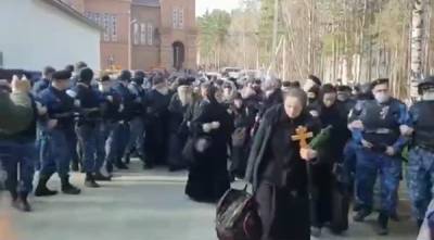 "Грандиозная духовная трагедия". Монахини покидают Среднеуральский женский монастырь