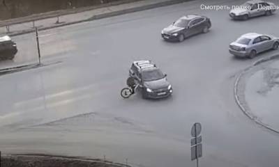 Велосипедист врезался в автомобиль в Петрозаводске