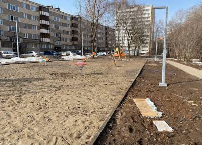 СКР проверит, по чьей небрежности на детской площадке в Казани ребенка засосало в песок