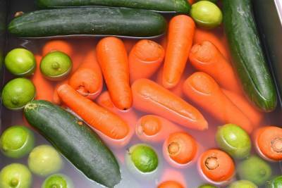 Как правильно мыть фрукты и овощи: видеошпаргалка, удивившая сеть