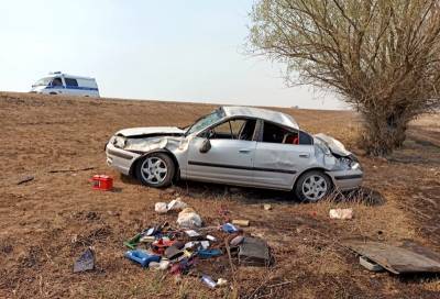 На трассе под Астраханью иномарка улетела в кювет, водитель погиб