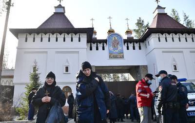 Силовики устроили штурм Среднеуральского женского монастыря