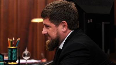 Глава Чечни призвал не выдавать Навальному Коран в колонии