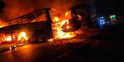 Масштабное ДТП в Египте: при столкновении автобуса и грузовика произошел пожар, погибли 20 человек