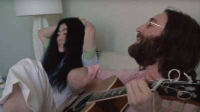 В Сети появилось уникальное видео музыканта Джона Леннона