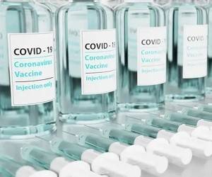 Обнародован состав вакцин от коронавируса, которыми будут прививать украинцев