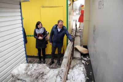Илья Середюк проверил состояние тротуаров и ларьков на центральных улицах Кемерова