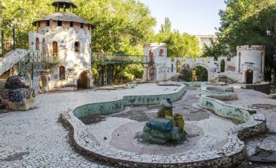 В Астрахани начали реконструкцию сказочного городка «Русь былинная»