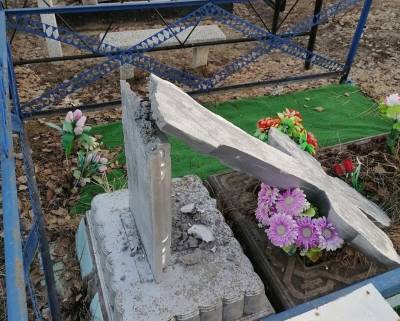 На инзенском кладбище надругались над надгробиями. Разбирается полиция