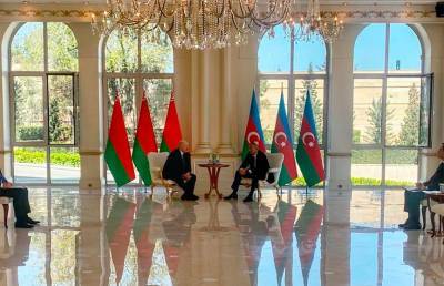 Лукашенко и Алиев проводят встречу во дворце «Загульба»
