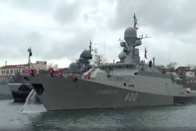 Российские корабли вышли в Черное море на стрельбы